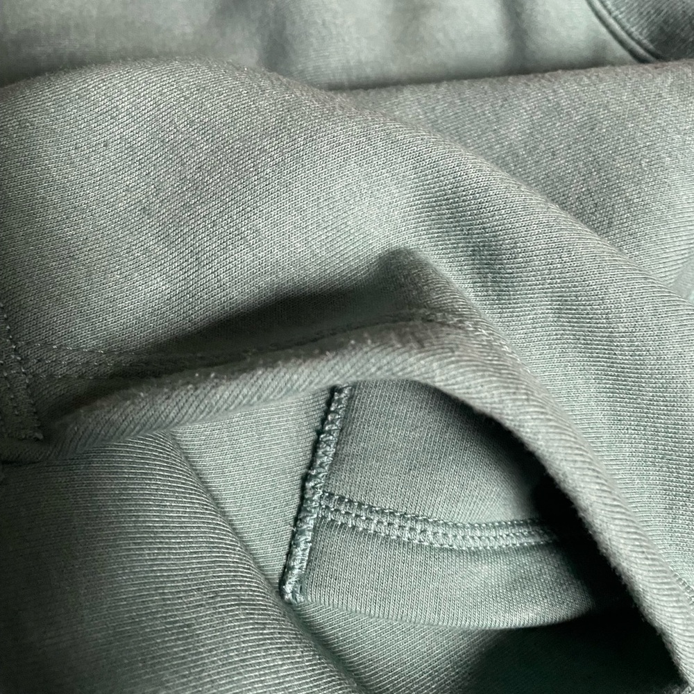 Carhartt NWOT Rain Defender Quarter-Zip Hoodie Rare, limited edition color - Picture 3 of 4